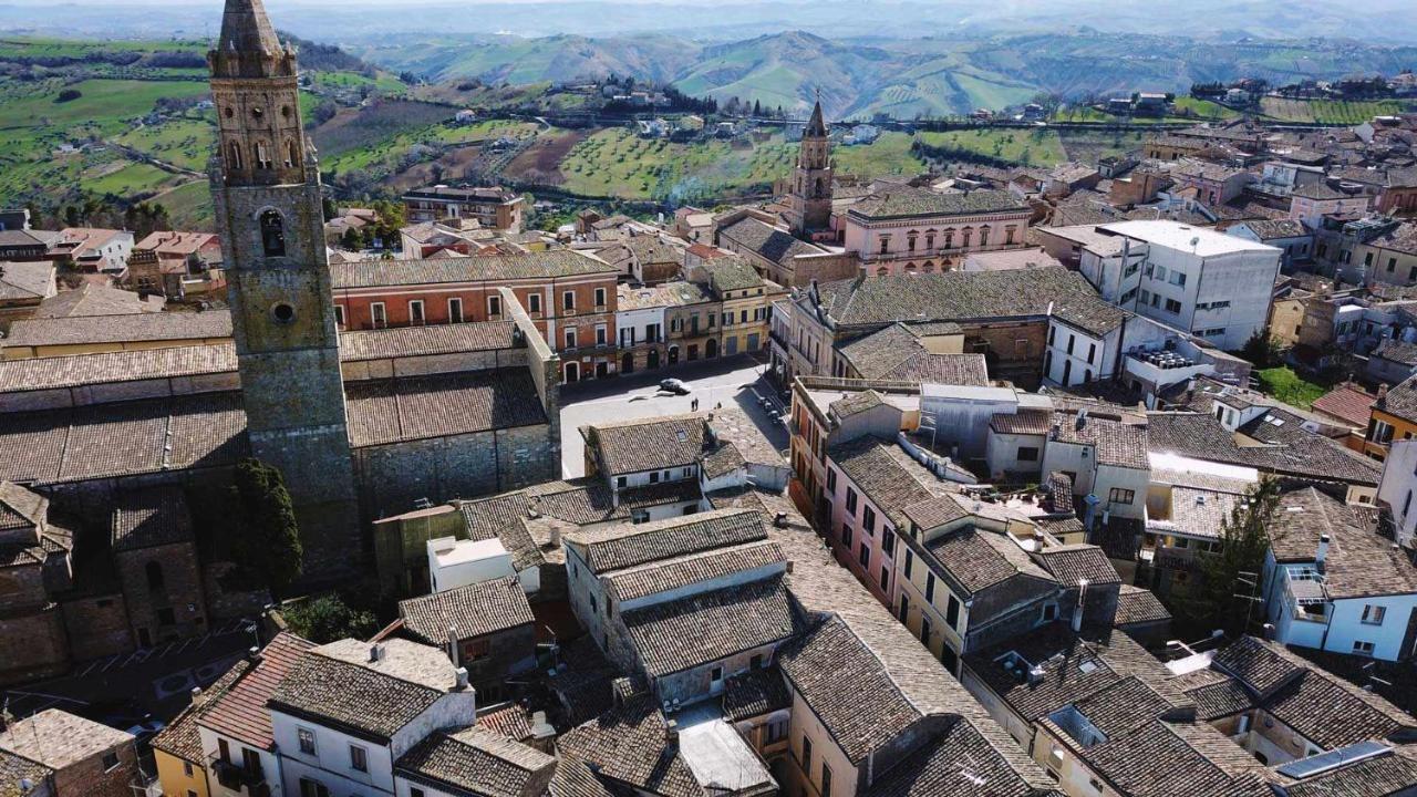 Palazzo signorile di oltre 520 mq fronte Cattedrale ad Atri Città darte Extérieur photo