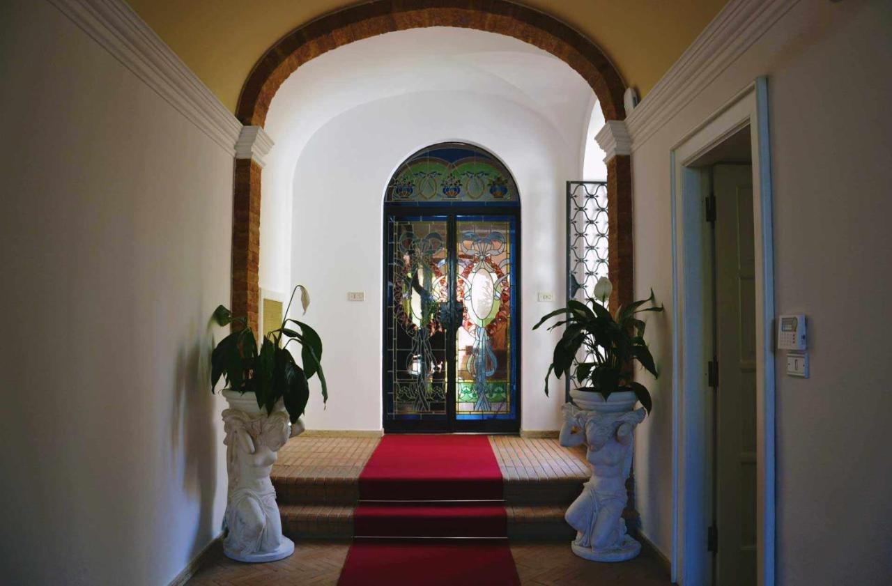 Palazzo signorile di oltre 520 mq fronte Cattedrale ad Atri Città darte Extérieur photo
